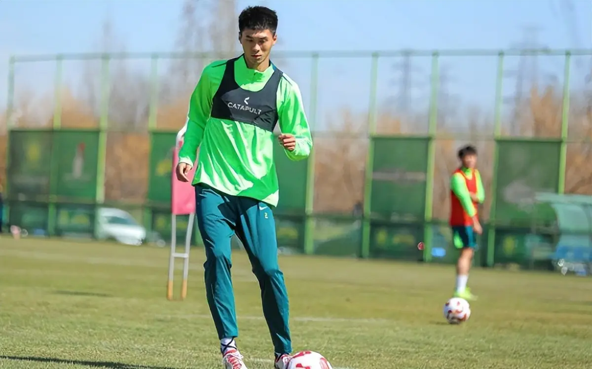 cn, 更是反超成, 后防线上