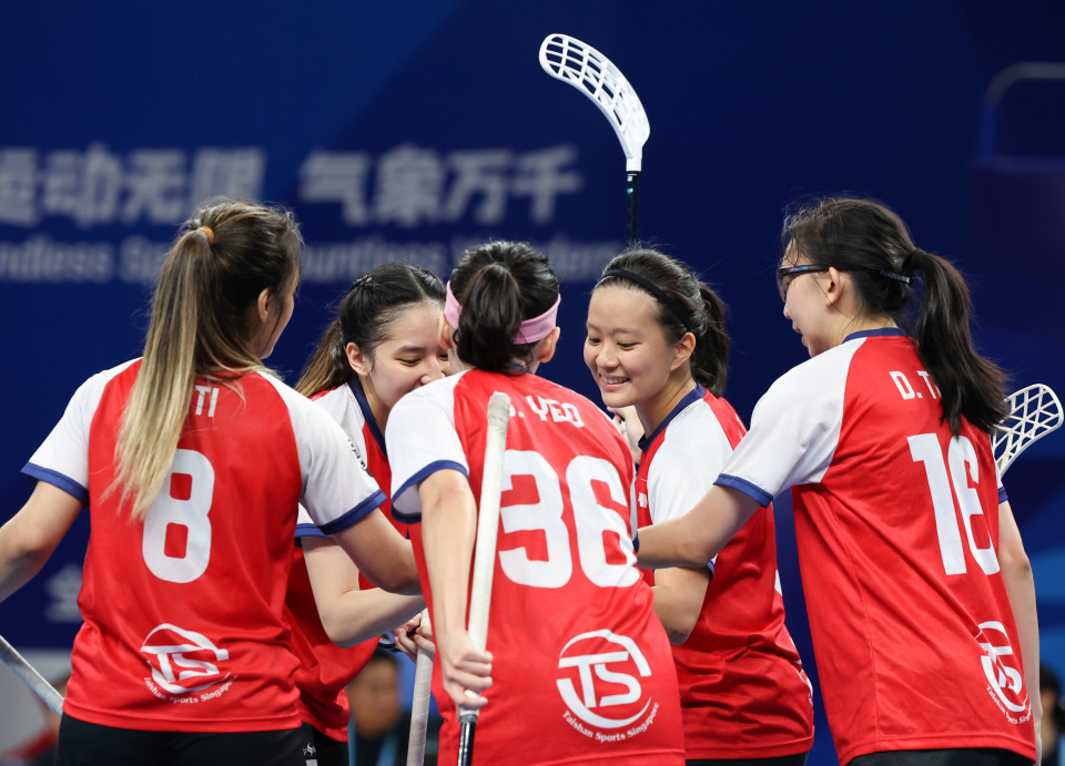 Oa, KPzMy, 新华社记者