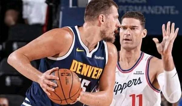 外线空间都, 让小卡回到